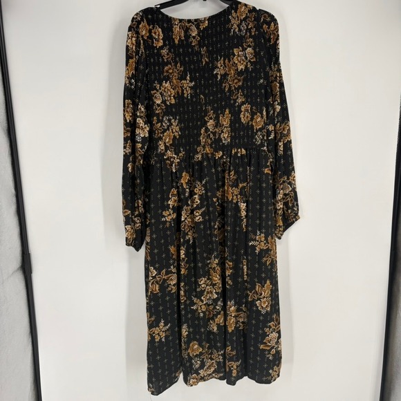 Torrid Black Floral Smocked V Neck Long Sleeve Midi Dress Size 2X Romantic - Picture 5 of 8